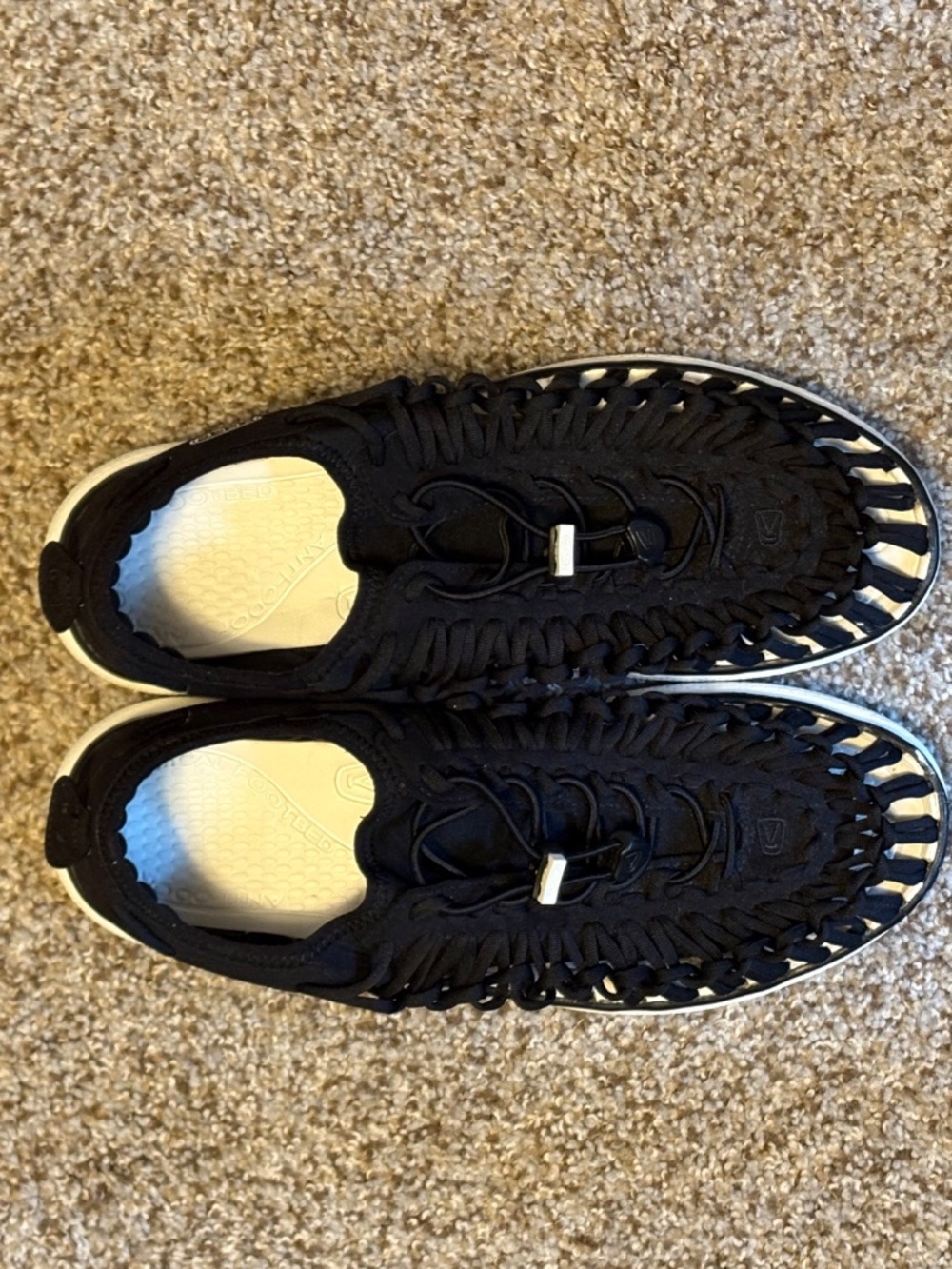 Keen Uneek O2 Black White Corded Water Shoes Sandals Women's 10.5 Mens 8.5 EU 41 - Picture 8 of 12